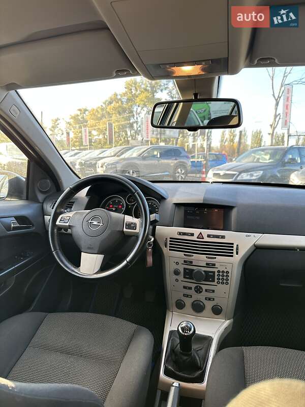 Універсал Opel Astra 2008 в Білогородці
