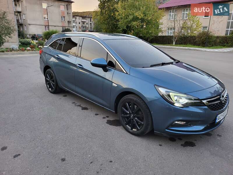 Универсал Opel Astra 2017 в Ужгороде