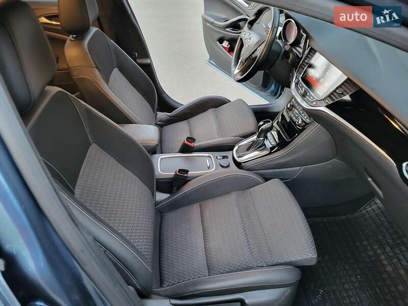 Универсал Opel Astra 2017 в Ужгороде