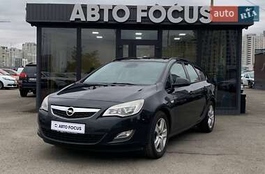 Универсал Opel Astra 2012 в 