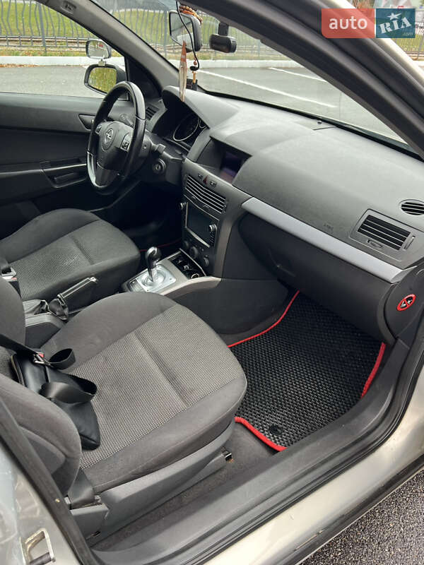 Хэтчбек Opel Astra 2006 в Харькове