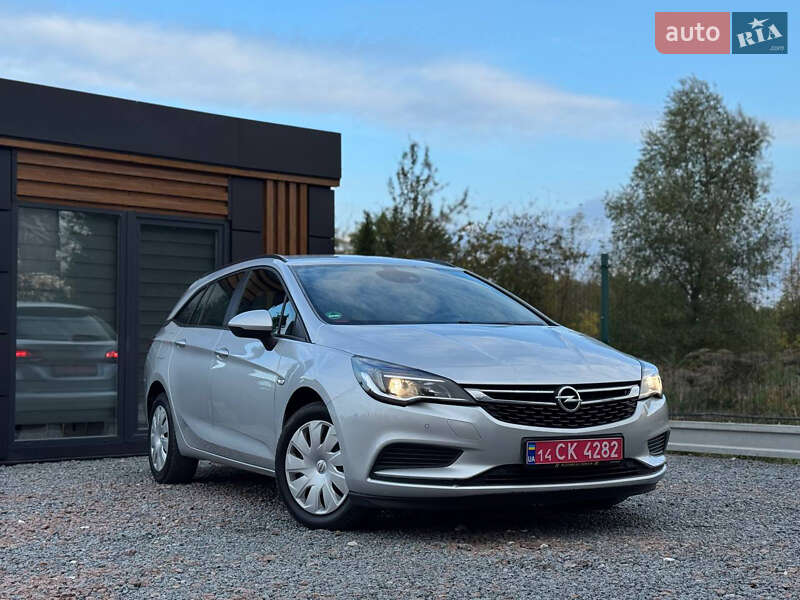 Универсал Opel Astra 2018 в Дрогобыче