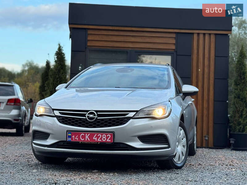 Универсал Opel Astra 2018 в Дрогобыче