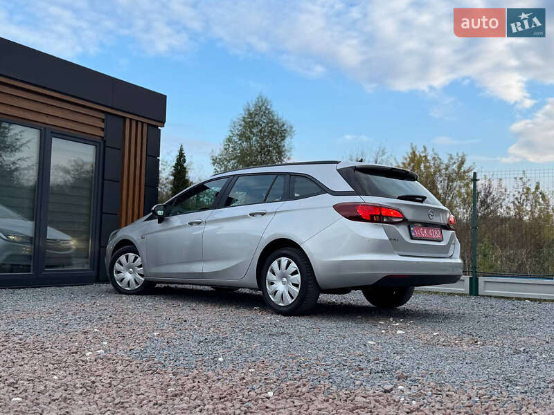 Универсал Opel Astra 2018 в Дрогобыче