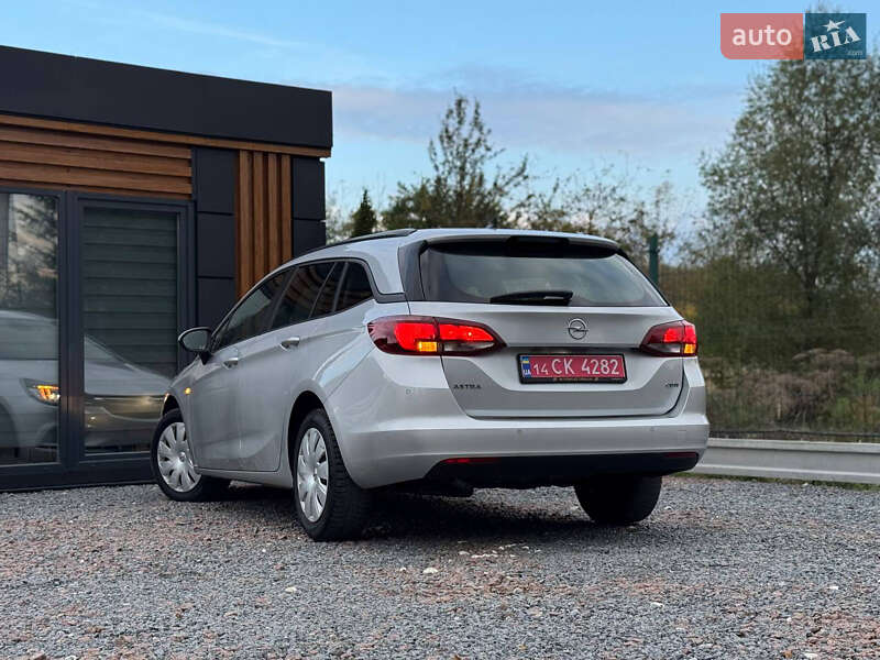 Универсал Opel Astra 2018 в Дрогобыче