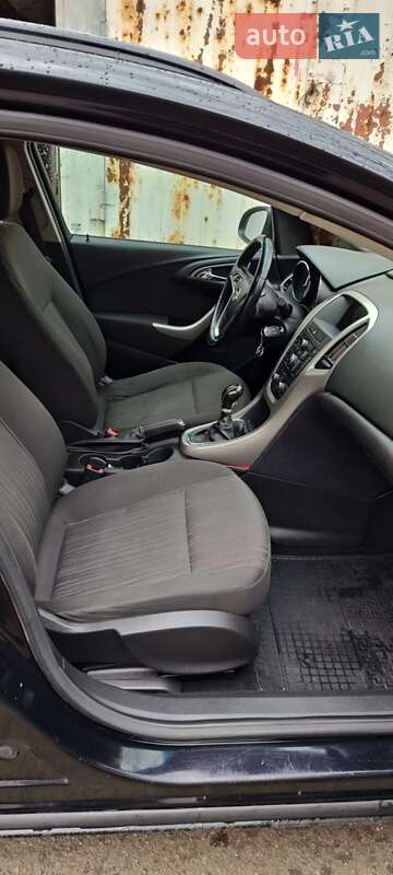 Універсал Opel Astra 2011 в Одесі