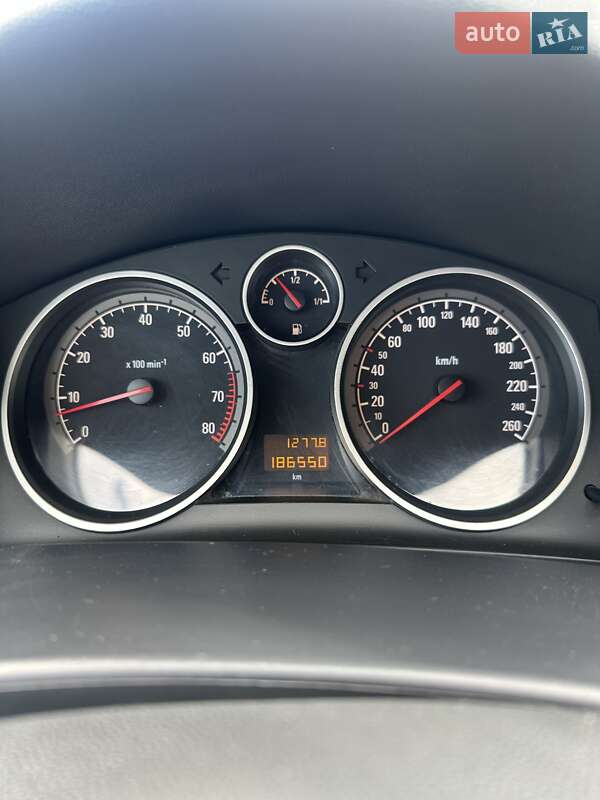 Хэтчбек Opel Astra 2005 в Белогородке