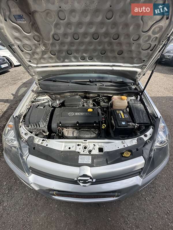 Хэтчбек Opel Astra 2005 в Белогородке