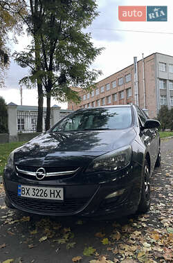 Універсал Opel Astra 2012 в 