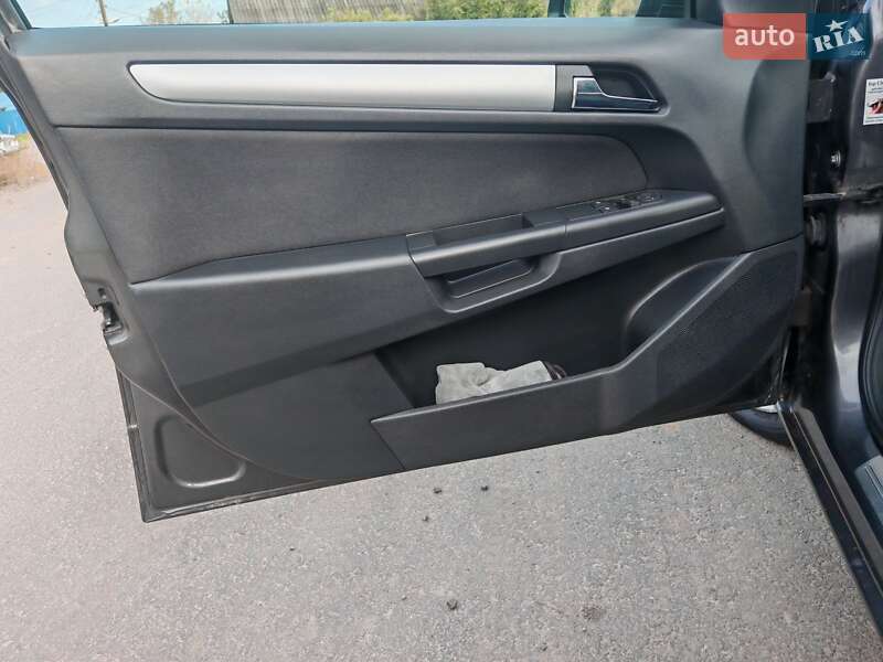 Универсал Opel Astra 2010 в Харькове