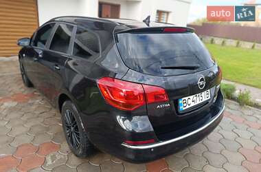 Универсал Opel Astra 2012 в 