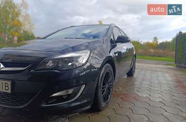 Универсал Opel Astra 2012 в 