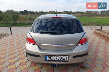 Хэтчбек Opel Astra 2006 в 