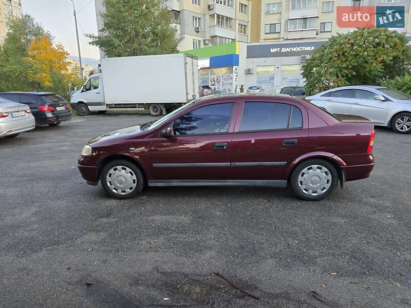 Седан Opel Astra 2003 в 