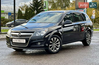 Универсал Opel Astra 2010 в Дубно