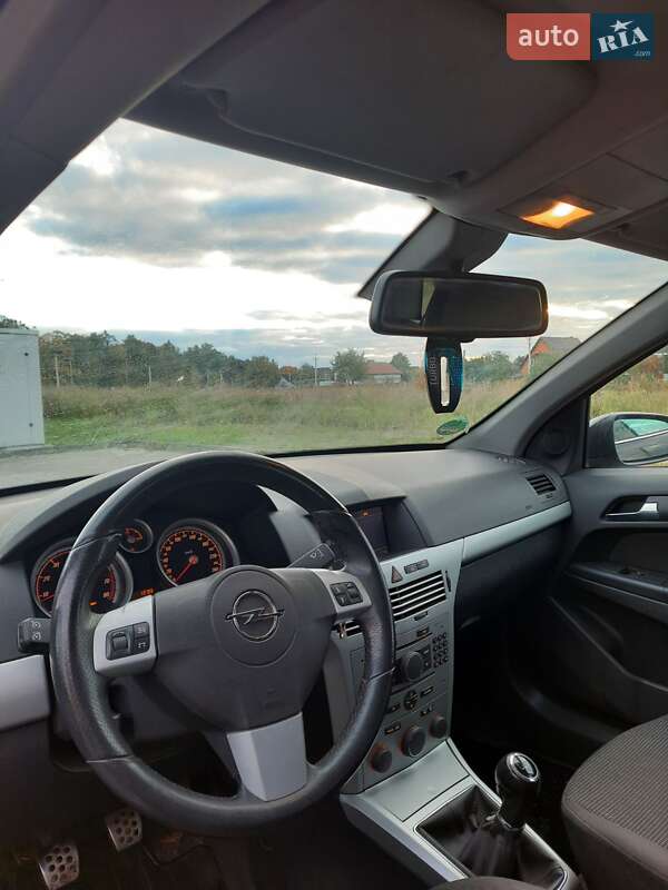 Універсал Opel Astra 2008 в Луцьку