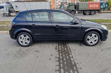 Хэтчбек Opel Astra 2008 в 