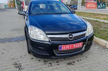 Хэтчбек Opel Astra 2008 в 