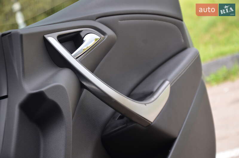 Хэтчбек Opel Astra 2012 в Дрогобыче