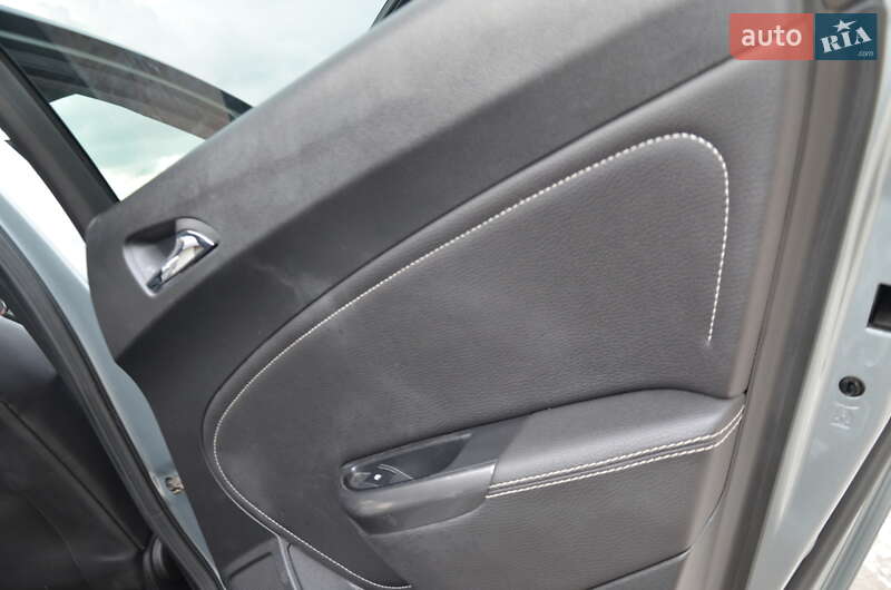Хэтчбек Opel Astra 2012 в Дрогобыче