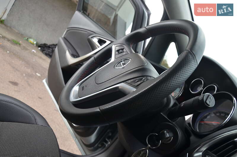 Хэтчбек Opel Astra 2012 в Дрогобыче