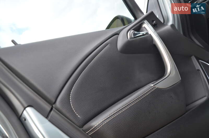 Хэтчбек Opel Astra 2012 в Дрогобыче