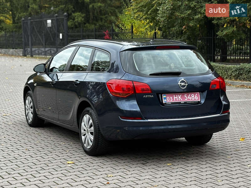 Универсал Opel Astra 2011 в Миргороде
