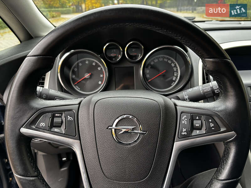 Универсал Opel Astra 2011 в Миргороде