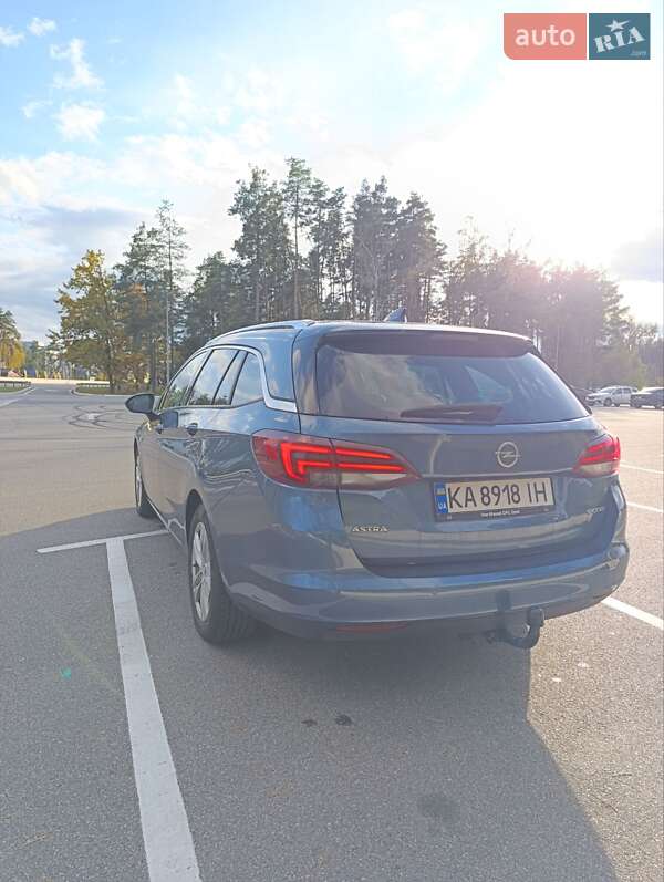 Универсал Opel Astra 2017 в Василькове