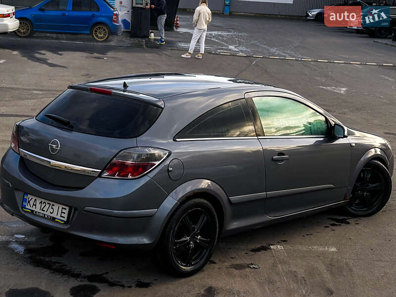 Хэтчбек Opel Astra 2005 в Киеве