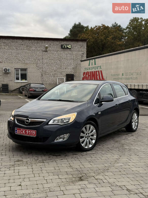 Хэтчбек Opel Astra 2009 в 