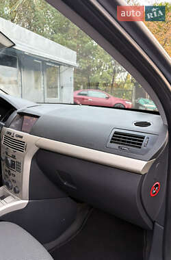 Универсал Opel Astra 2009 в 