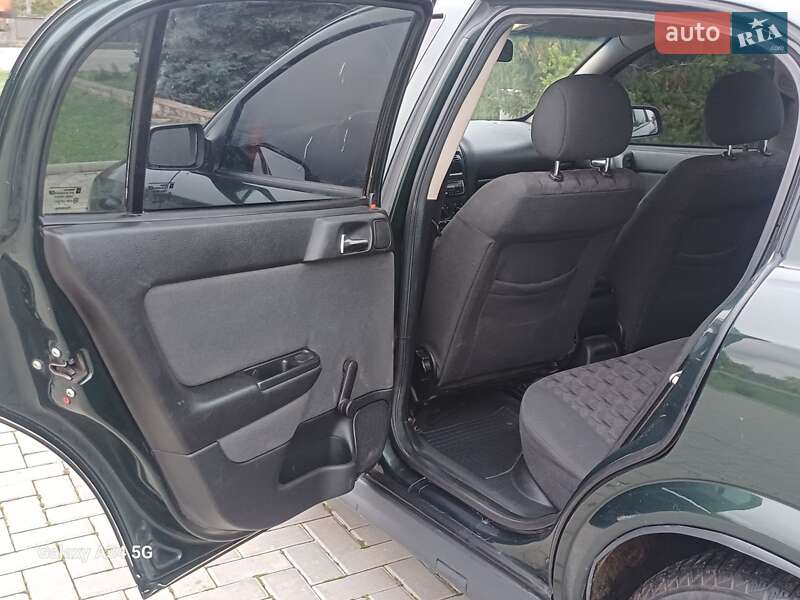 Седан Opel Astra 2002 в Новой Одессе
