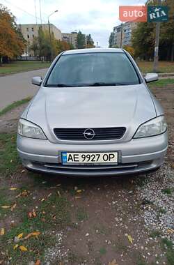 Седан Opel Astra 2006 в Кривом Роге