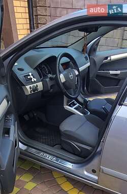 Седан Opel Astra 2008 в Луцьку