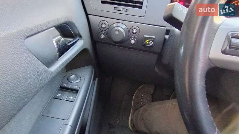 Хэтчбек Opel Astra 2013 в Днепре фото 4 Хэтчбек Opel Astra 2013 в Днепре