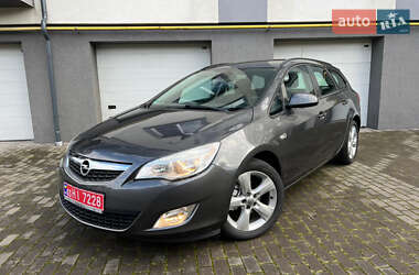 Універсал Opel Astra 2011 в Коломиї