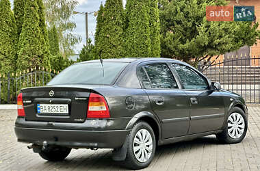 Седан Opel Astra 2008 в 