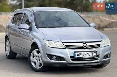 Хэтчбек Opel Astra 2007 в 