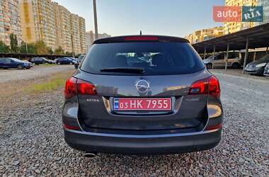 Универсал Opel Astra 2012 в 