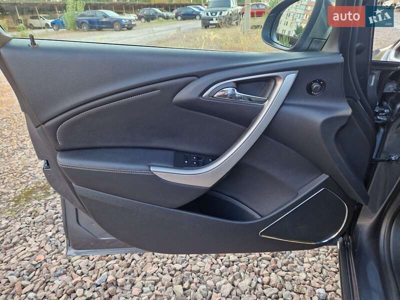 Універсал Opel Astra 2012 в Києві