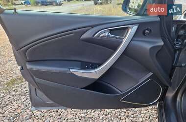 Универсал Opel Astra 2012 в 