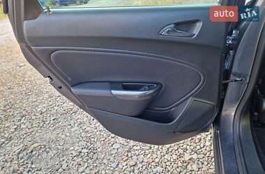 Универсал Opel Astra 2012 в 