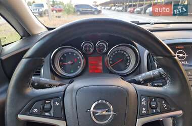 Универсал Opel Astra 2012 в 