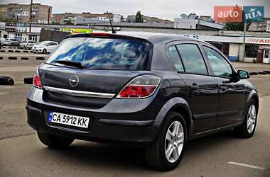 Хетчбек Opel Astra 2009 в 
