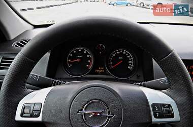 Хетчбек Opel Astra 2009 в 