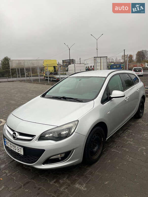Универсал Opel Astra 2012 в Киеве