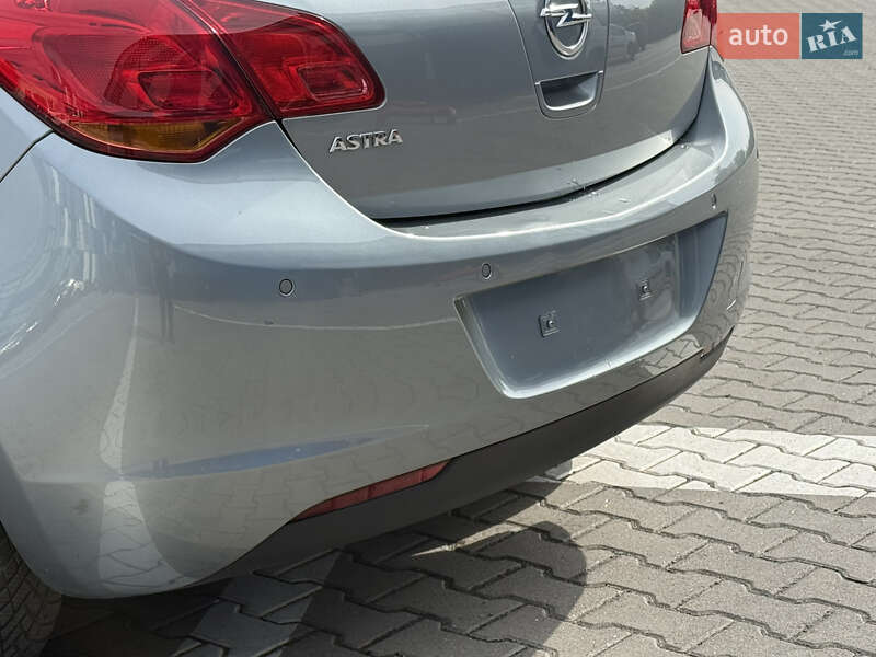 Хетчбек Opel Astra 2011 в Рівному