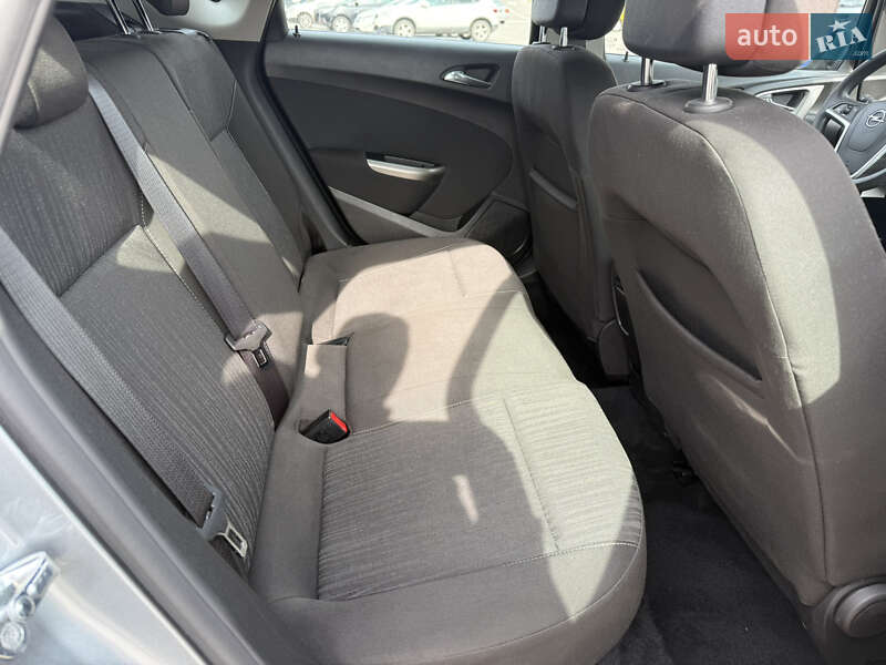 Хетчбек Opel Astra 2011 в Рівному