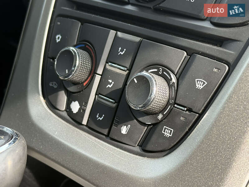 Хетчбек Opel Astra 2011 в Рівному